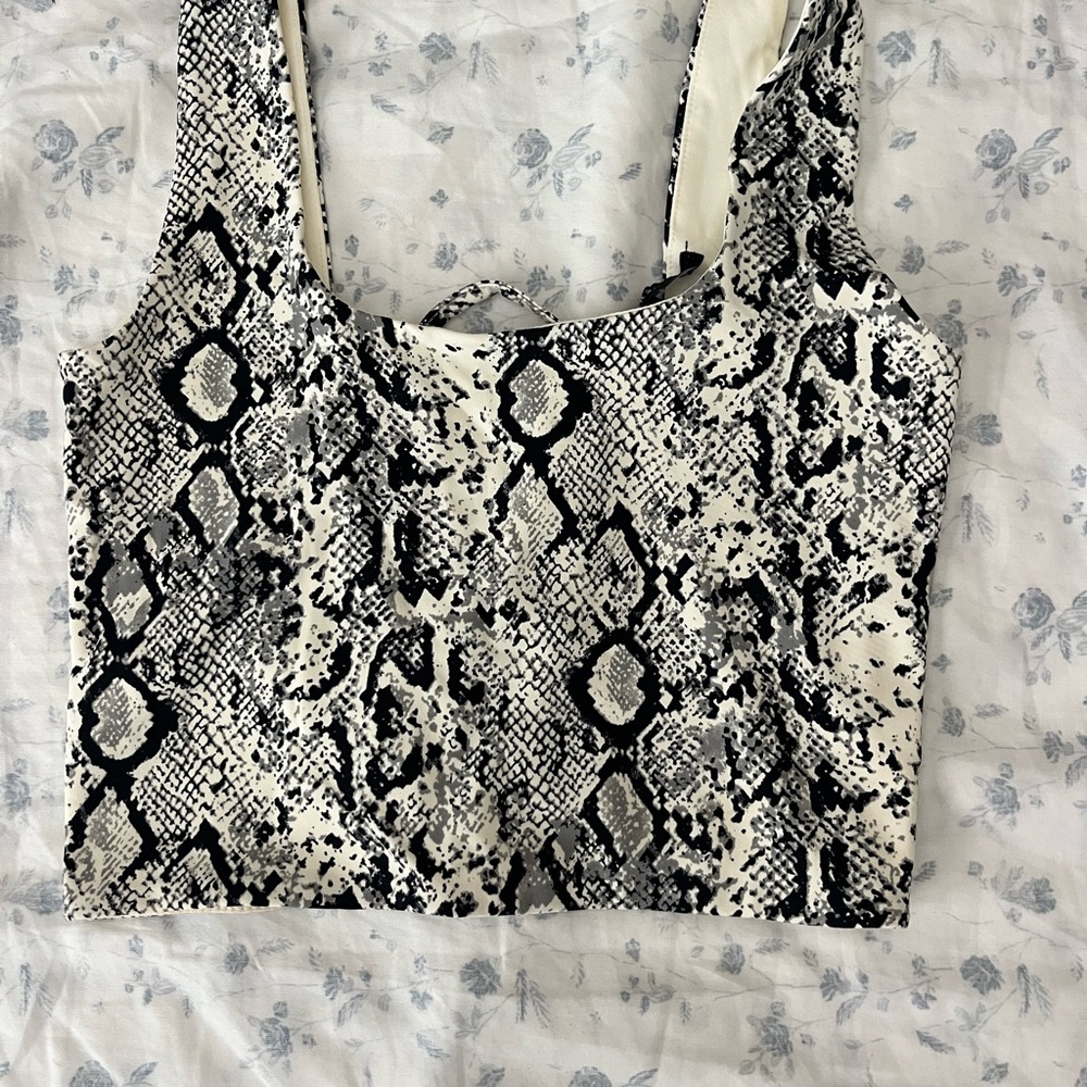 Forever 21 Monochrome Patterned Top